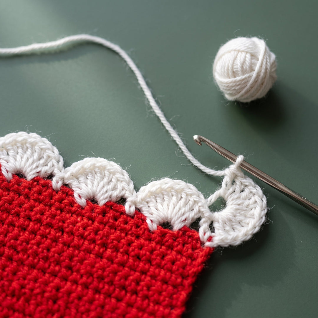 Santa Gift Box Cover Crochet Pattern