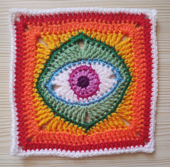 Granny's Eye Granny Square Crochet Pattern