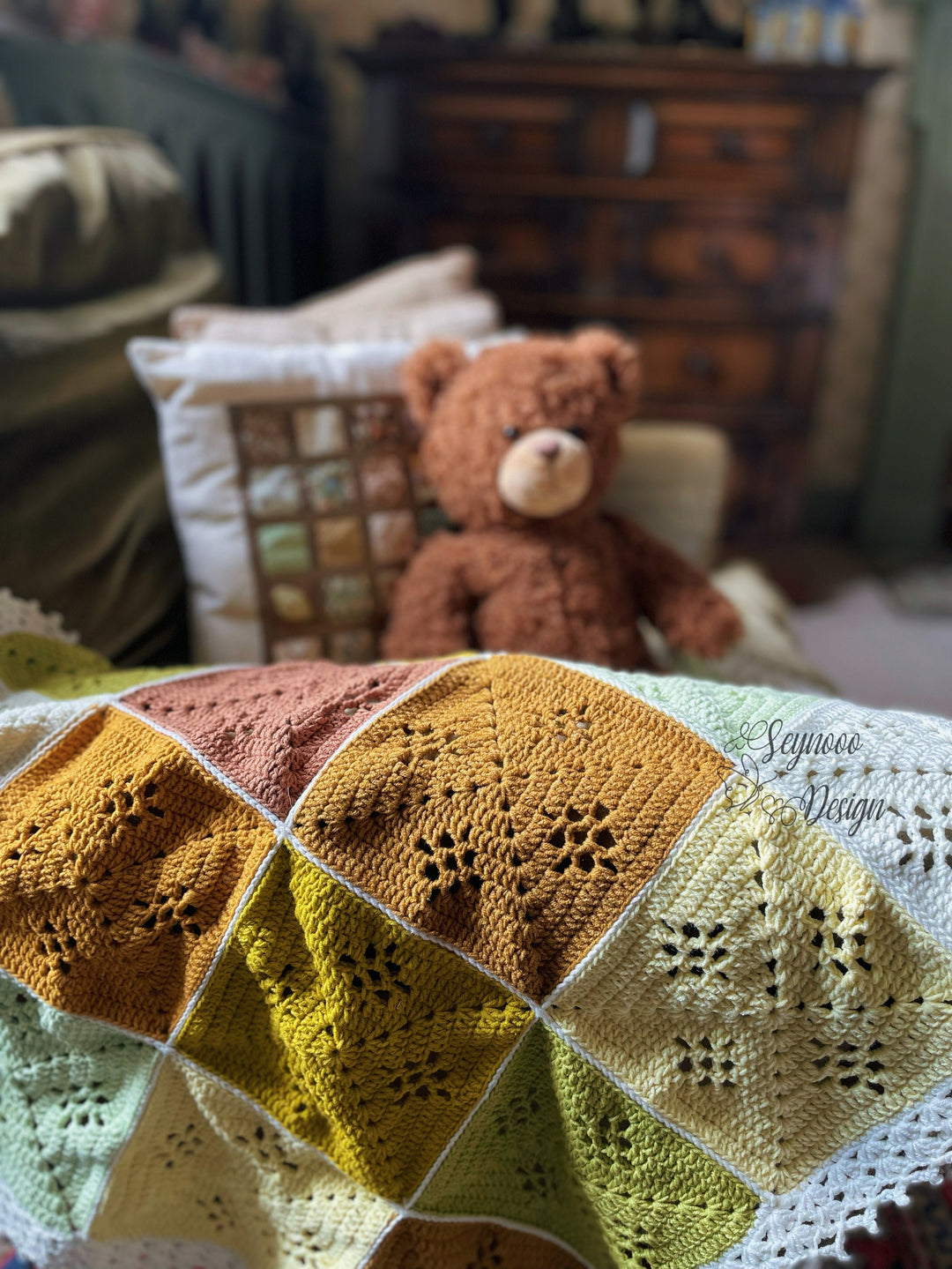 4 In 1 Classic Granny Square Blanket Crochet Pattern