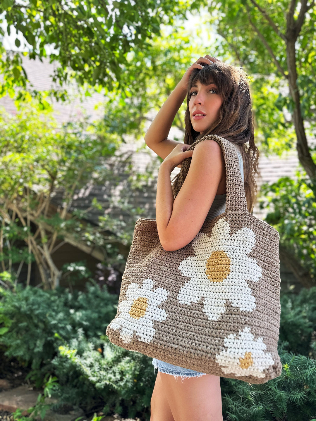 Large Daisy Day Tote Bag Crochet Pattern