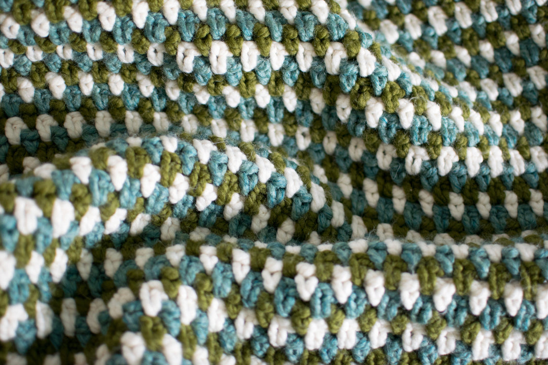 Modern Chunky Moss Throw Crochet Pattern