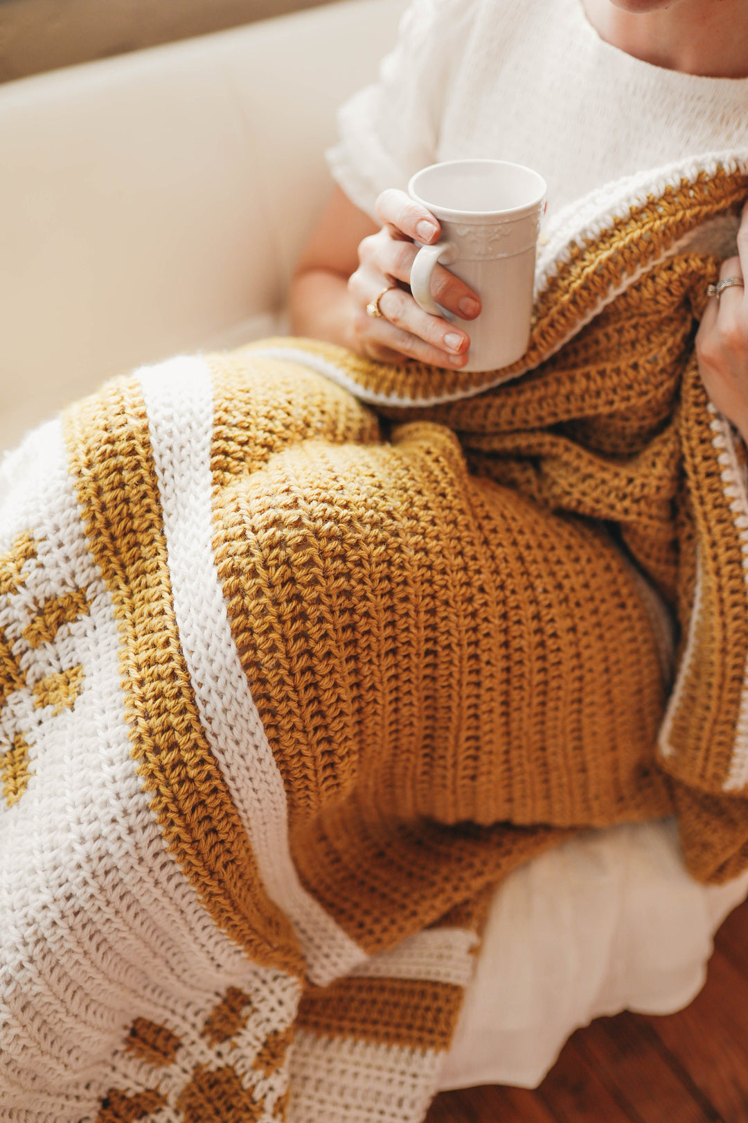 Sunray Intarsia Crochet Throw Blanket Pattern