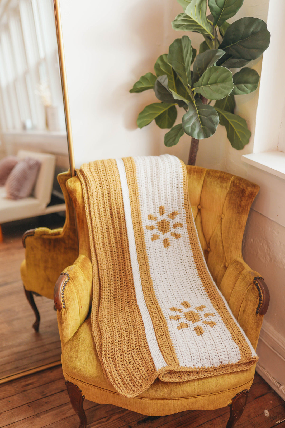 Sunray Intarsia Crochet Throw Blanket Pattern