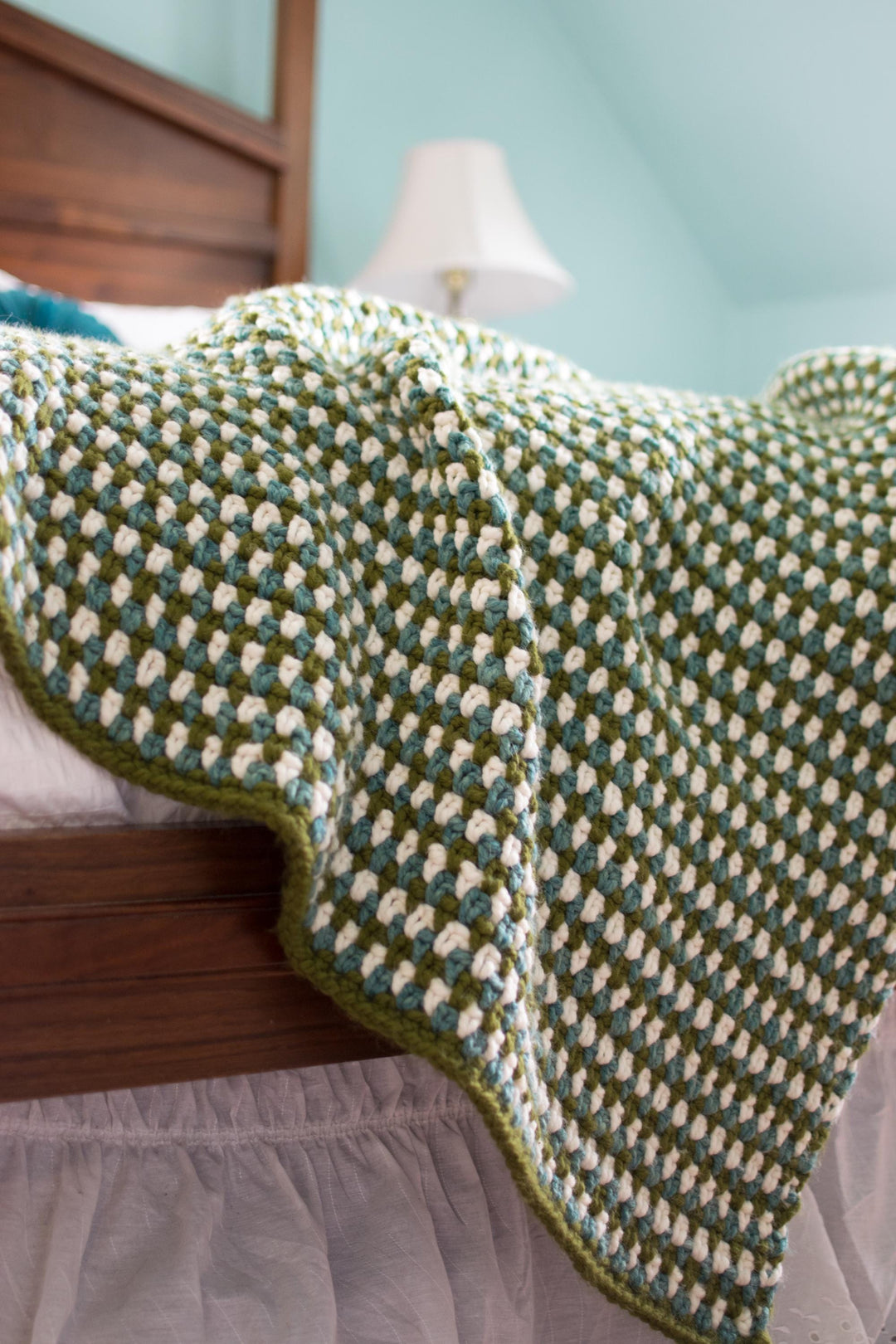 Modern Chunky Moss Throw Crochet Pattern
